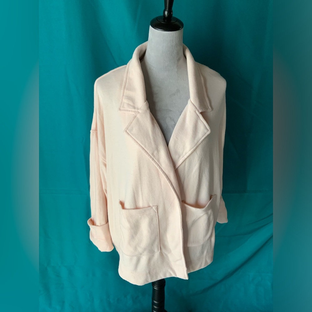 SERRA, WOMENS’ SIZE XL PALE PINK JACKET WITH 2 FRONT POCKETS, EUC